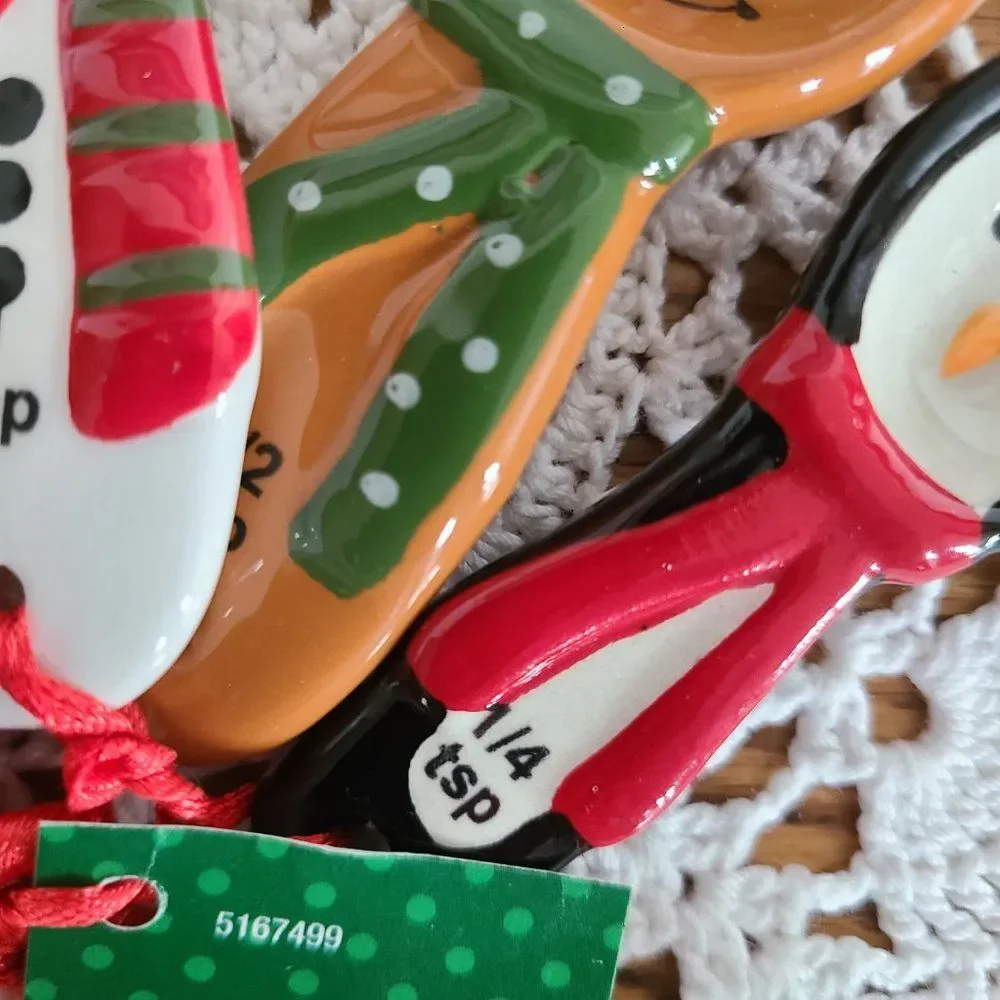 Sleigh Bell Bistro Porcelain Holiday Measuring Spoons Very Merry HL9173119 NWT